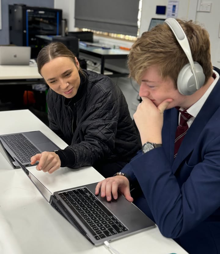 617762377044461_1159205806233446-1