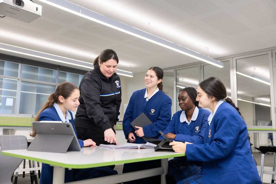 617762377044461_1261038276050198-1