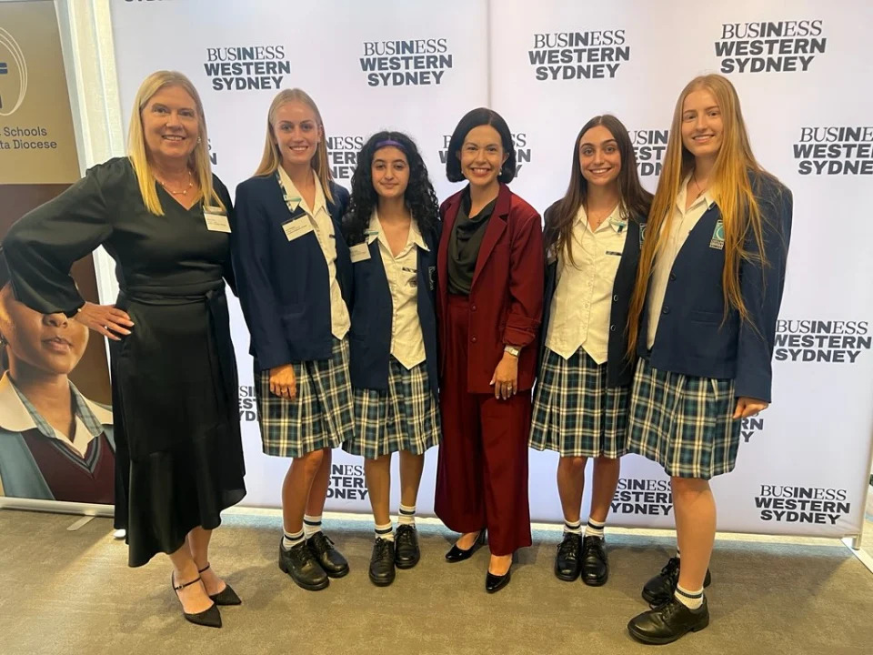 617762377044461_1335161038637921-1