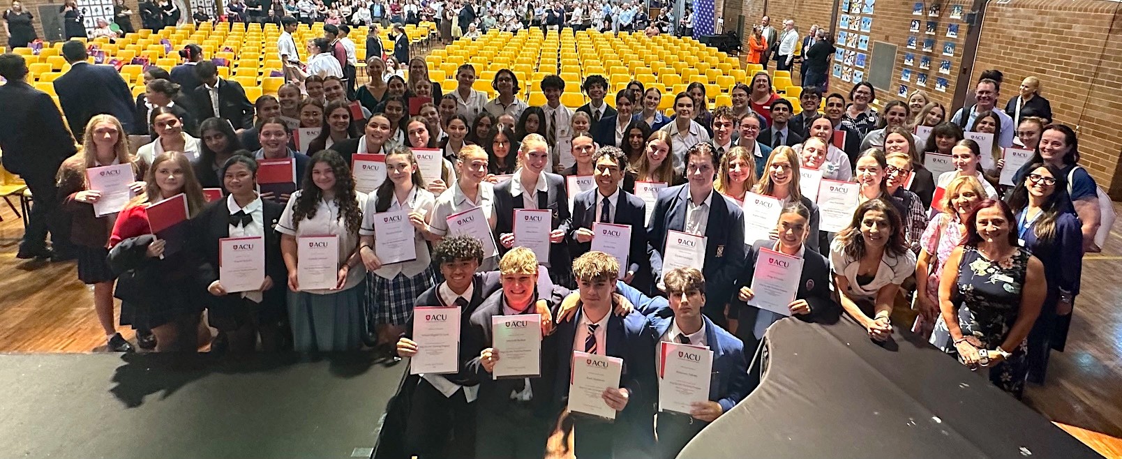 617762377044461_1355897493230942-1