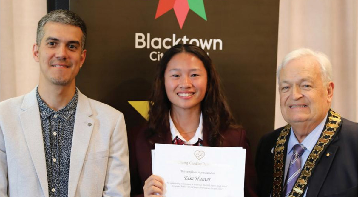 Blacktown City Mayor Tony Bleasdale OAM and Dr Osvaldo Contreas from the Victor Chang Cardiac Institute with local student Elsa Hunter.