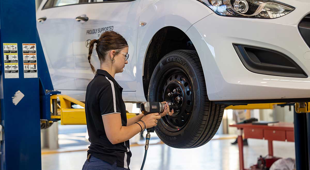 Ashleigh O'Brien, studying Automotive at CathWest Innovation College through Tafe School Based Apprenticeship